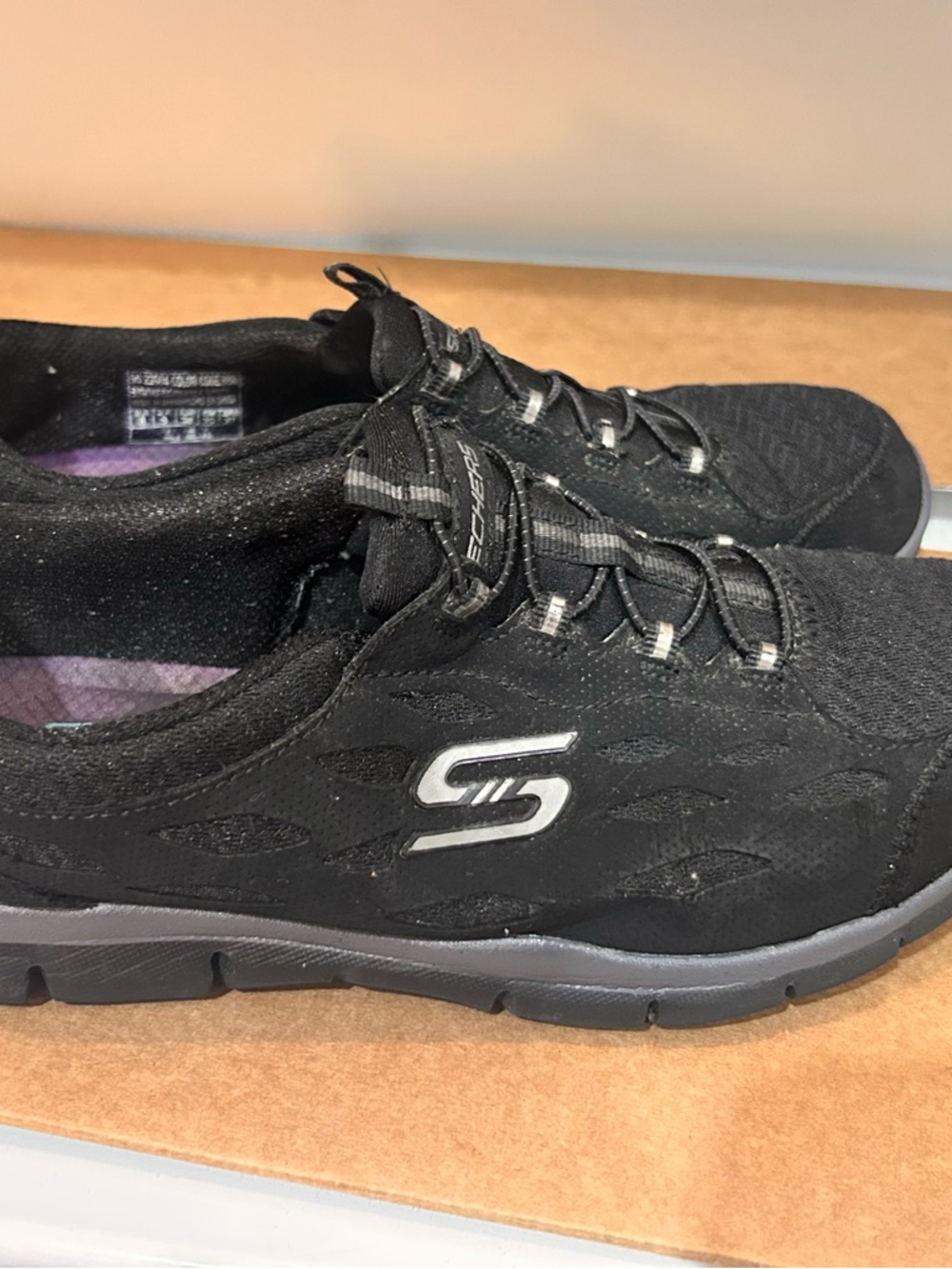 Skechers Women's Size 8 Gratis Full Circle Black Slip-On Athletic Sneakers